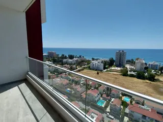 Современные апартаменты в жилом комплексе недалеко от моря в Лимассоле, Кипр