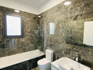 Квартиры и таунхаусы в престижном жилом комплексе всего 400 м от моря, Лимассол, Кипр