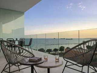 Квартиры под аренду на первой линии в высотной резиденции, Лимассол, Кипр