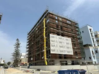 Новая резиденция с бассейном в престижном спокойном районе, в 500 метрах от пляжа, Лимассол, Кипр