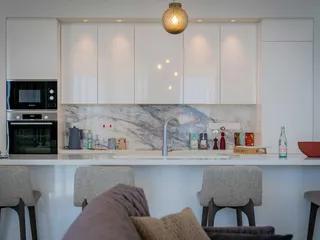 Высотная резиденция со спа-центром и большим парком в 300 метрах от моря, в центре туристического района Лимассола, Кипр