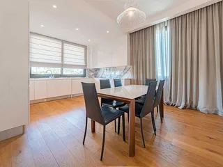 Современная закрытая резиденция с бассейном в спокойном районе, недалеко от пляжа, Лимассол, Кипр