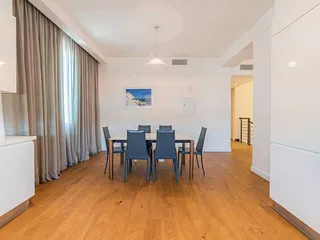 Современная закрытая резиденция с бассейном в спокойном районе, недалеко от пляжа, Лимассол, Кипр