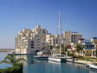 Элитная резиденция с собственной гаванью для яхт, ресторанами и спа-центром, рядом с центром Лимассола, Кипр