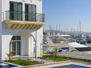 Виллы с собственными причалами и бассейнами в элитной резиденции на острове, Лимассол, Кипр