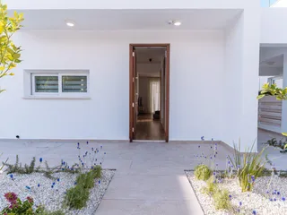 Комплекс вилл с бассейнами и садами рядом с пляжами, Пафос, Кипр