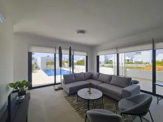 Новый комплекс вилл с бассейнами в 500 метрах от пляжа, в центре Айя-Напы, Кипр