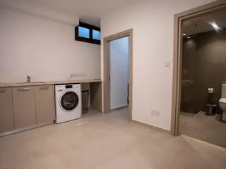 Новый комплекс вилл с бассейнами на первой линии у моря, Айя-Текла, Кипр