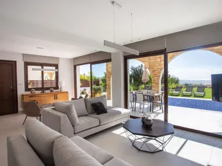 Новый комплекс вилл с бассейнами на первой линии у моря, Айя-Текла, Кипр