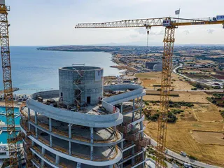 Новые виллы прямо на пляже в жилом комплексе с портом, торговой зоной и спорткомплексом, Айя-Напа, Фамагуста, Кипр