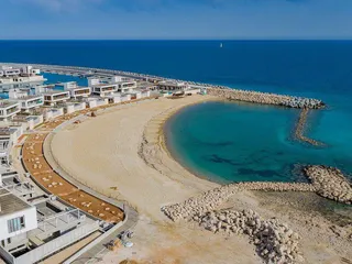 Новые виллы прямо на пляже в жилом комплексе с портом, торговой зоной и спорткомплексом, Айя-Напа, Фамагуста, Кипр