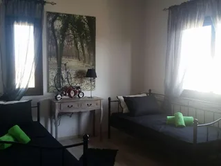 Стильный комплекс вилл с бассейнами рядом с гаванью и набережной, Лимассол, Кипр