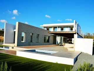 Элитный комплекс вилл с богатой инфраструктурой на первой линии у моря, Пафос, Кипр