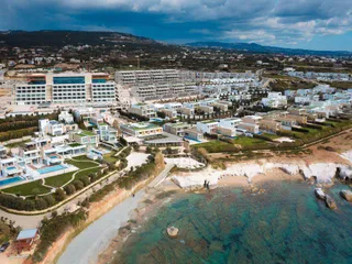 Элитный комплекс вилл с богатой инфраструктурой на первой линии у моря, Пафос, Кипр