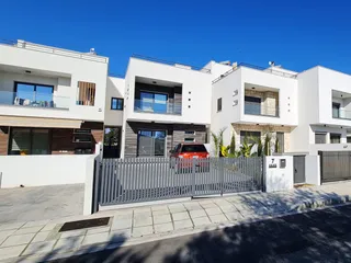 Комплекс вилл с живописными видами рядом с пляжем и центром Пафоса, Хлорака, Кипр