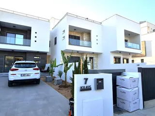 Комплекс вилл с живописными видами рядом с пляжем и центром Пафоса, Хлорака, Кипр