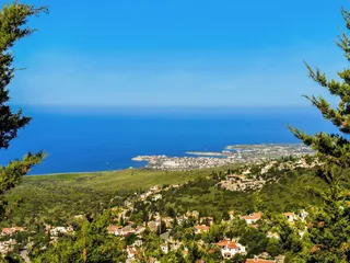 Резиденция с бассейном и рестораном рядом с гольф-клубом, Камарес, Кипр