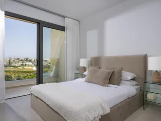 Закрытая резиденция с бассейнами и садами рядом с побережьем и гольф-клубом, Лимассол, Кипр