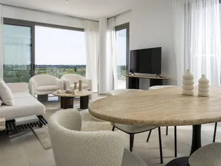 Закрытая резиденция с бассейнами и садами рядом с побережьем и гольф-клубом, Лимассол, Кипр