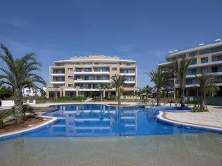 Закрытая резиденция с бассейнами и садами рядом с побережьем и гольф-клубом, Лимассол, Кипр