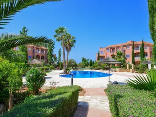 Резиденция с бассейнами рядом с пляжем, Пафос, Кипр