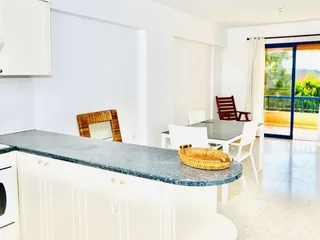 Резиденция с панорамным видом рядом с полем для гольфа, Тала, Пафос, Кипр