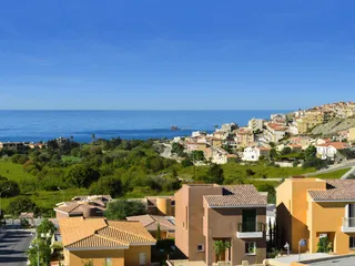 Элитные апартаменты и виллы в закрытой резиденции с бассейнами, Хлорака, Кипр