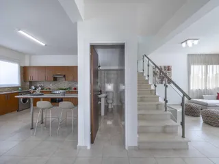 Виллы с панорамным видом недалеко от пляжа и поля для гольфа, Пафос, Кипр