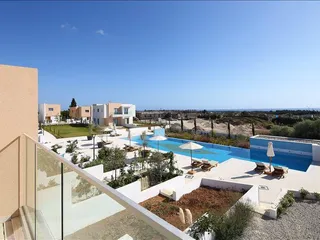 Комплекс современных таунхаусов с садом и бассейном, Пафос, Кипр