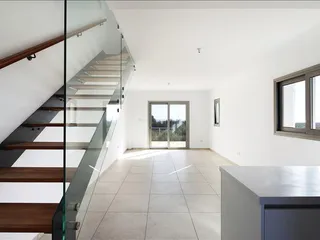 Комплекс современных таунхаусов с садом и бассейном, Пафос, Кипр