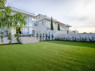 Современный комплекс вилл с панорамными видами рядом с центром Ларнаки, Кипр