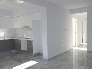 Новая резиденция с бассейном в 80 метрах от пляжа, Ларнака, Кипр