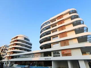 Новая резиденция с бассейном в 80 метрах от пляжа, Ларнака, Кипр