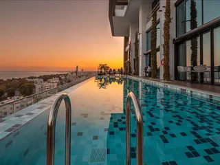 Высотная резиденция с бассейном и панорамным видом в 100 метрах от моря, Гермасойя, Кипр