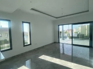 Резиденция с парковкой в престижном районе Лимассола, Кипр