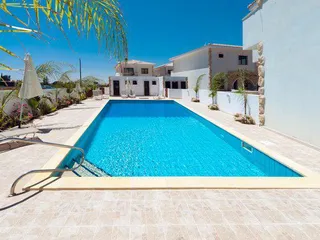 Резиденция с бассейном в живописном районе, Авгору, Кипр