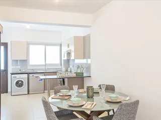 Резиденция с бассейном в живописном районе, Авгору, Кипр