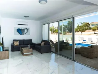 Комплекс вилл с бассейнами и панорамным видом, Айя-Напа, Кипр