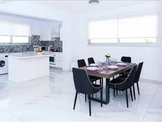 Комплекс вилл с бассейнами и панорамным видом, Айя-Напа, Кипр