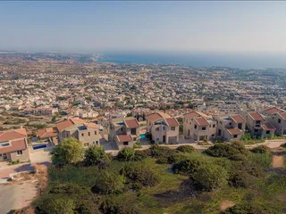 Комплекс вилл с бассейнами рядом с пляжем, Пейя, Кипр