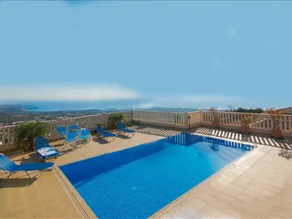 Комплекс вилл с бассейнами рядом с пляжем, Пейя, Кипр