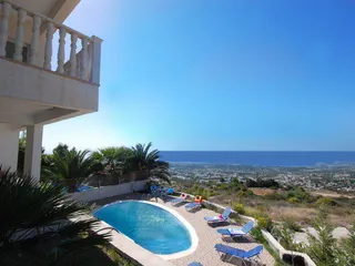 Вилла с бассейном и панорамным видом, Тала, Кипр