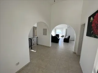 Вилла с бассейном и панорамным видом, Тала, Кипр