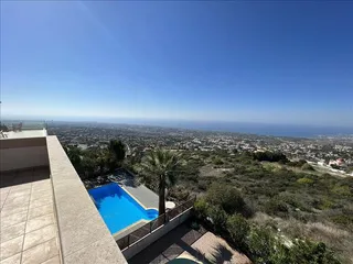 Вилла с бассейном и панорамным видом, Тала, Кипр