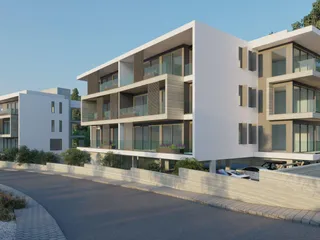 Новая малоэтажная резиденция с бассейном в центре Пафоса, Кипр