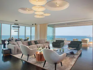 Резиденция с бассейнами и спа-центром на первой линии у моря, Лимассол, Кипр