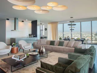 Резиденция с бассейнами и спа-центром на первой линии у моря, Лимассол, Кипр