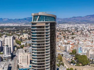 Высотная резиденция с бассейном и спа в центре Никосии, Кипр