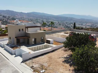 Комплекс вилл с бассейнами и панорамным видом на море, Пейя, Кипр