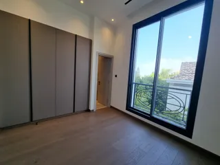 Резиденция с бассейном и подземной парковкой напротив пляжа и гавани, Лимассол, Кипр